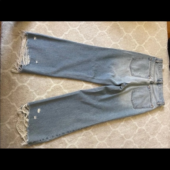 Abercrombie and Fitch Ultra High-Rise Cropped Wide Leg Jeans - Picture 2 of 5